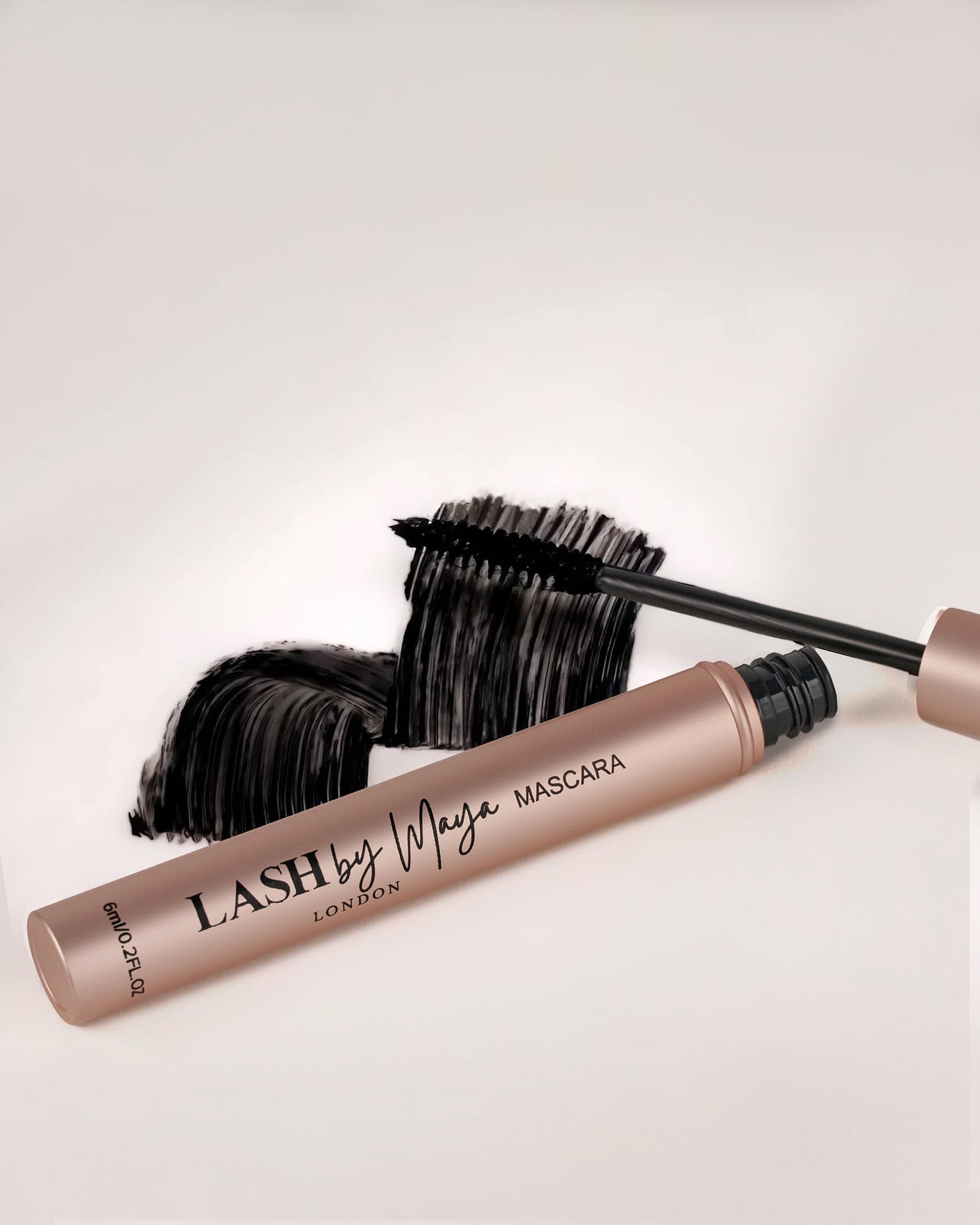 MASCARA AVEC SÉRUM DE CROISSANCE INFUSÉ